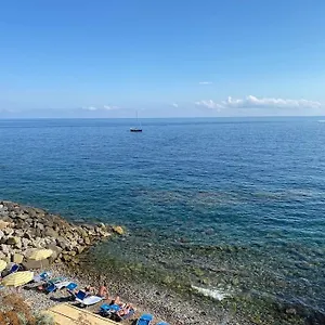 https://appartamento-di-charme-nel-cuore-di-sanremo.hotelitalianriviera.com